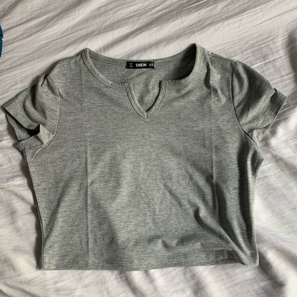gray crop top